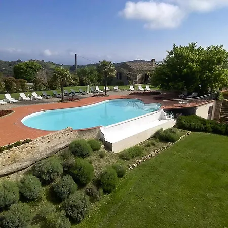 Quaint House In With Shared Pool Σπίτι διακοπών *