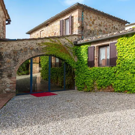 Quaint House In With Shared Pool Σπίτι διακοπών *