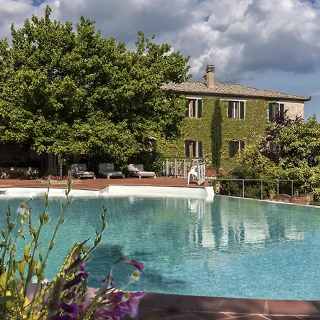 Σπίτι διακοπών Quaint House In With Shared Pool Murlo