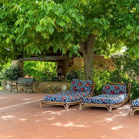 Holiday home Quaint House In With Shared Pool *