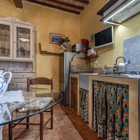Holiday home Quaint House In With Shared Pool Murlo