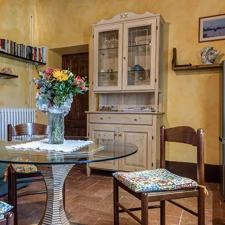 Quaint House In With Shared Pool Murlo